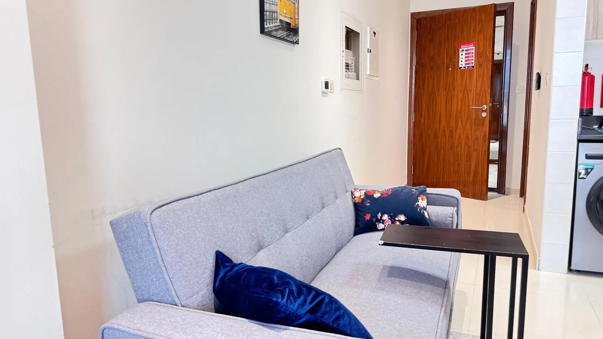 Apartamento Dunya Tower Downtown Dubái 0*,  Emiratos Árabes Unidos