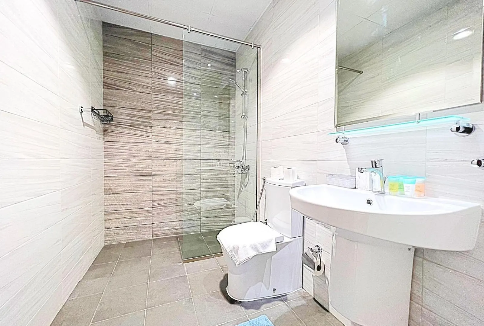 Dunya Tower Downtown Dubai Apartment