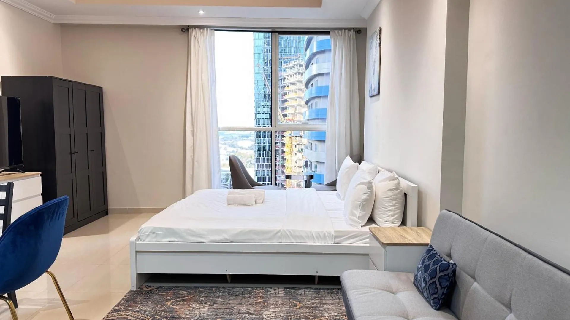 Dunya Tower Downtown Dubai Apartment United Arab Emirates